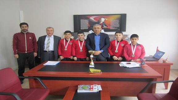 Ahmet Çokyaşar Ortaokulu Masa Tenisi Takımı İl Genelinde İkinci Oldu