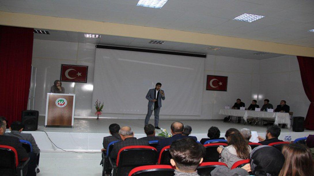 İlçemizde Liseler Arası " Bahattin Karakoç Şiir Okuma Yarışması " Düzenlendi
