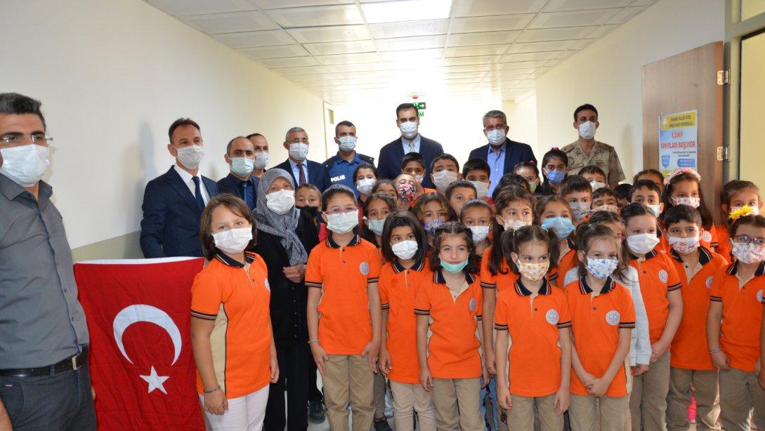 Mehmet Akif İlkokulu Kütüphane Sınıfı Açılışı Yapıldı.